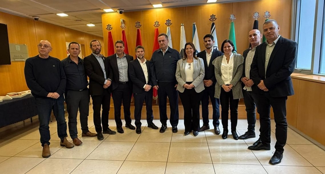 "טרור סביבתי לכל דבר": ראשי רשויות קו התפר לשרים – להפעיל סמכויות חירום נגד השריפות הפיראטיות באיו"ש