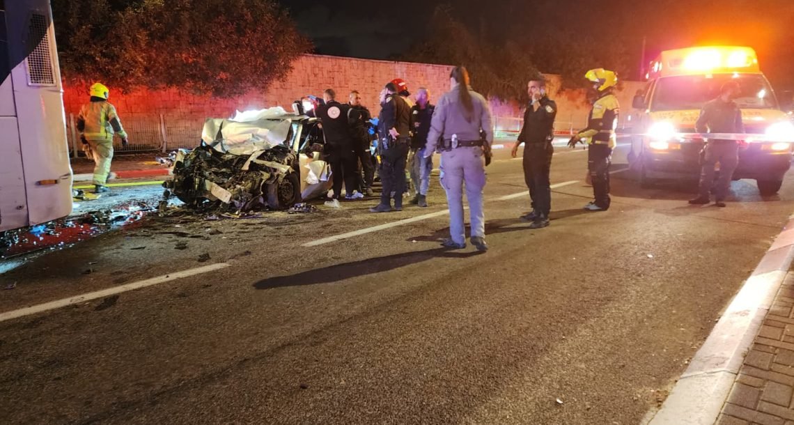 האלימות חוצה גבולות: שלושה נרצחו בירי סמוך לכפר סבא – אוטובוס נפגע, חקירת רצח נפתחה