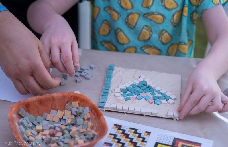 כפר סבא מקלה על ההורים ומחזקת את הילדים: פטור מתשלומי צהרונים לצד ליווי חינוכי ורגשי בתקופת החירום