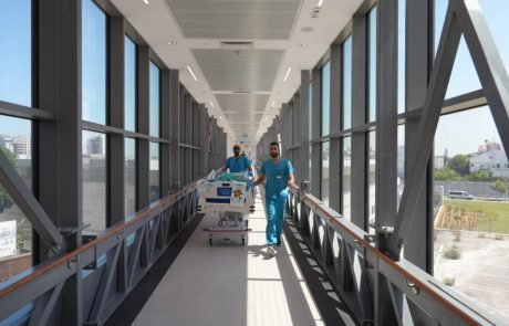מרכז רפואי מאיר עבר למתכונת חירום: מחלקות הועברו למתחמים ממוגנים