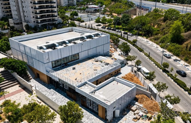 שלושה פרויקטים, עיר אחת: החברה הכלכלית בכפר סבא עם שורת עבודות בשלבי סיום