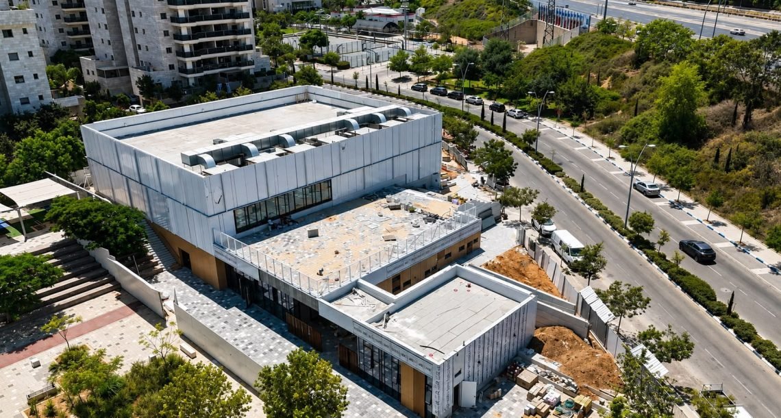מוגן: שלושה פרויקטים, עיר אחת: החברה הכלכלית בכפר סבא עם שורת עבודות בשלבי סיום
